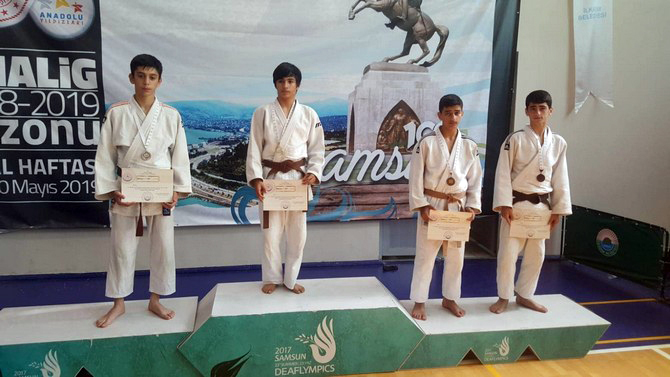 rizeli-judocular-madalya-ile-donduler-(6).jpg