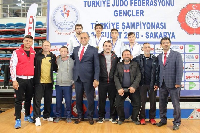 rizeli-judocular-sakarya’dan-madalya-ile-dondu-(1).jpg
