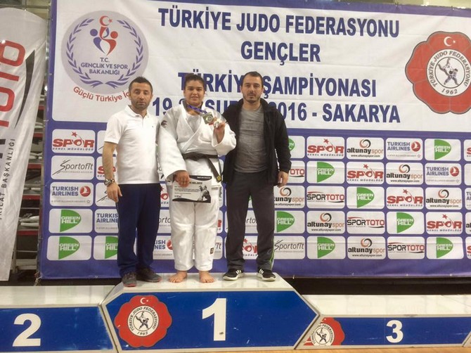 rizeli-judocular-sakarya’dan-madalya-ile-dondu-(4).jpg