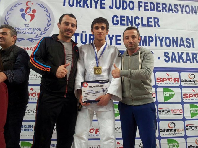 rizeli-judocular-sakarya’dan-madalya-ile-dondu-(7).jpg