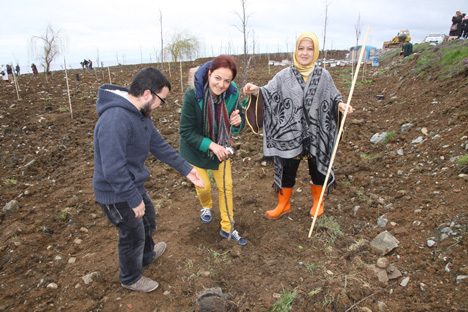 rizeli-kadinlar-bereket-ormani-icin-seferber-oldular-7.jpg rizeli-kadinlar-bereket-ormani-icin-seferber-oldular-7.jpg