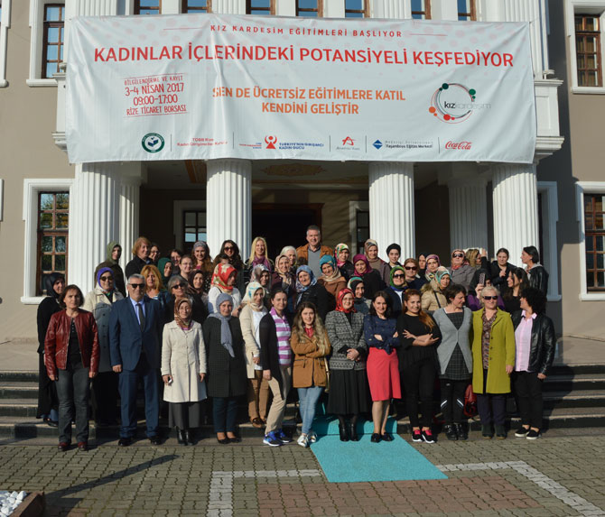rizeli-kadinlar-egitimle-farkindalik-kazandi-3.jpg