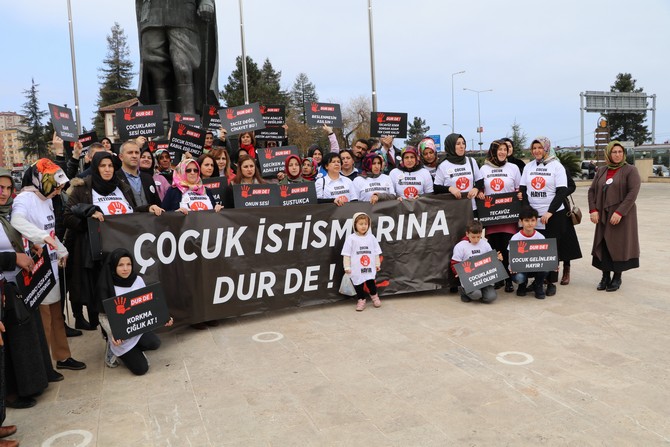 rizeli-kadinlardan-cocuk-istismari-ve-tecavuze-idam-talebi-(3).jpg