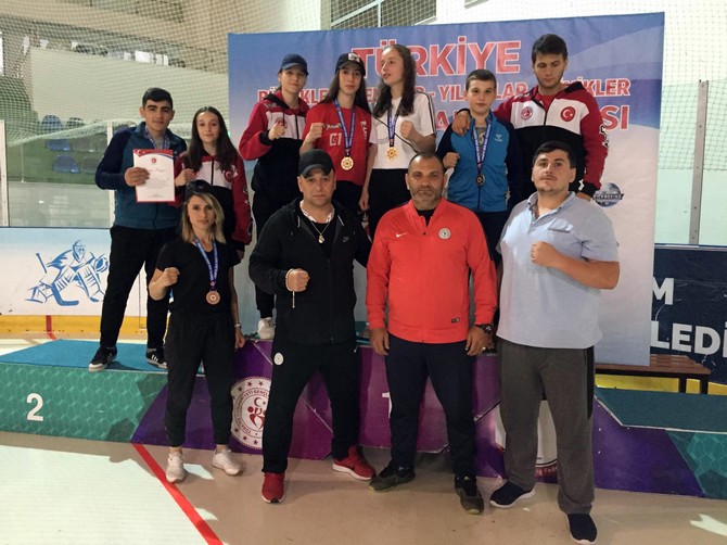 rizeli-kick-bokscular-erzurum’da-duzenlenen-turkiye-kick-boks-sampiyonasinda-2’si-altin-7-madalya-kazandi-(7).jpg