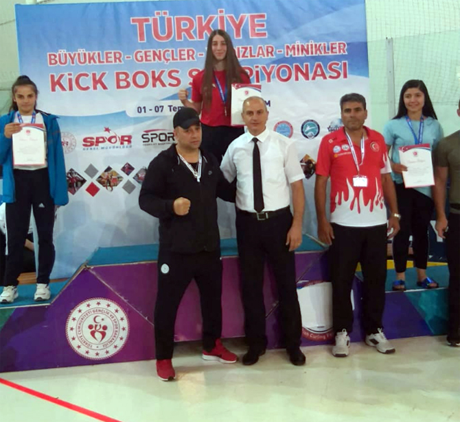 rizeli-kick-boksculardan-erzurumda-7-madalya.jpg