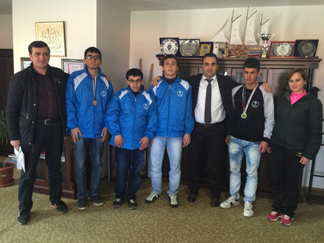 rizeli-ozel-sporcular-madalya-ile-donduler.jpg rizeli-ozel-sporcular-madalya-ile-donduler.jpg