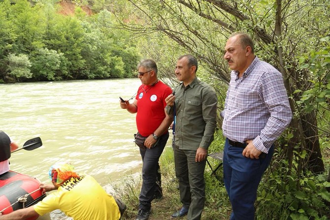 rizeli-raftingciler-tunceli’de-3’u-birincilik-6-kupa-kaldirdi-(5).jpg