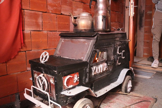 rizeli-soba-ureticisi-mini-jip-ve-kamyonet-tarzi-yaptigi-sobalarla-ilgi-cekiyor-7.jpg