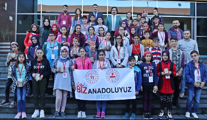 rizeli-ve-elazigli-gencler-“biz-anadoluyuz”-dedi-(9).jpg
