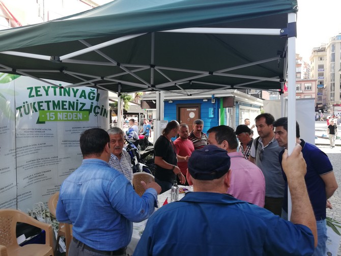 rizeliler-aydin-zeytinyagi’na-yogun-ilgi-gosterdi-(3).jpg