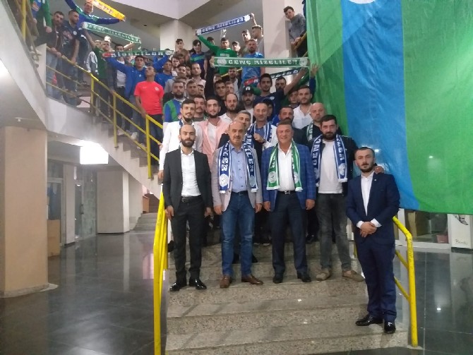 rizeliler-grubu-taraftar-dernegi-acildi-(2).jpg