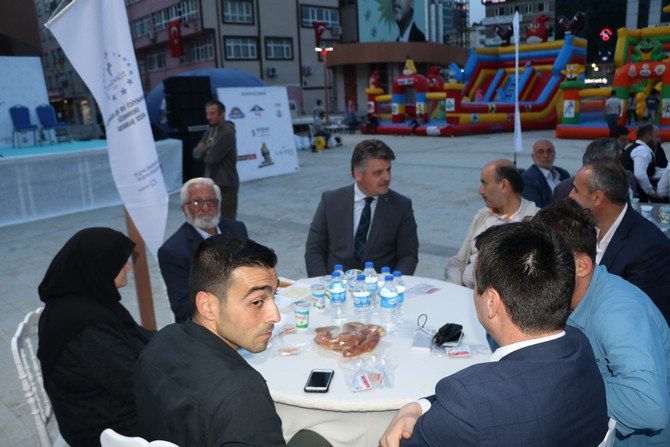 rizeliler-tumsiad’in-‘acik-hava-sofrasi’-iftarinda-bulustu-(6).jpg