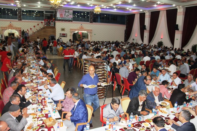 rizeliler-ve-igdirlilar-iftarda-bulustu-(1).jpg