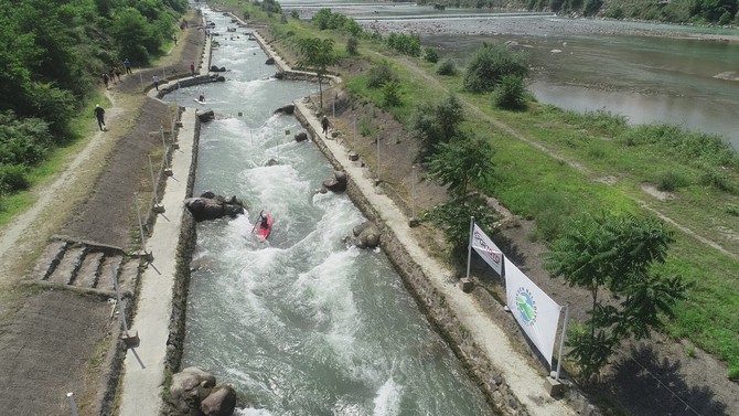 rizenin-ardesen-ilcesinde-duzenlenen-akarsu-slalom-turkiye-kupasi-yarislari-sona-erdi-(6).jpg