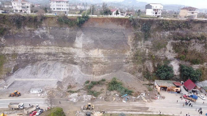 rizenin-ardesen-ilcesindeki-heyelan-bolgesi-havadan-goruntulendi-2.jpg