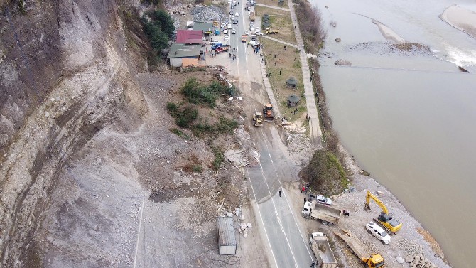 rizenin-ardesen-ilcesindeki-heyelan-bolgesi-havadan-goruntulendi-3.jpg