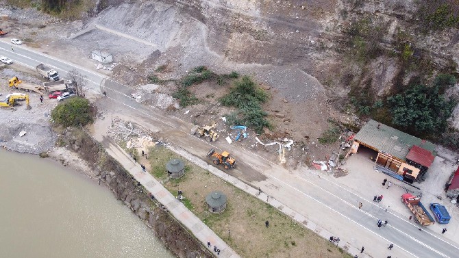 rizenin-ardesen-ilcesindeki-heyelan-bolgesi-havadan-goruntulendi-5.jpg