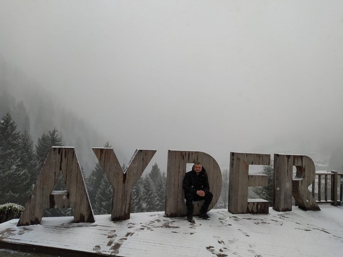 rizenin-camlihemsin-ilcesine-bagli-turizm-merkezi-ayder-yaylasi-mart-ayinin-son-gunlerinde-yeniden-beyaza-burundu-4.jpg