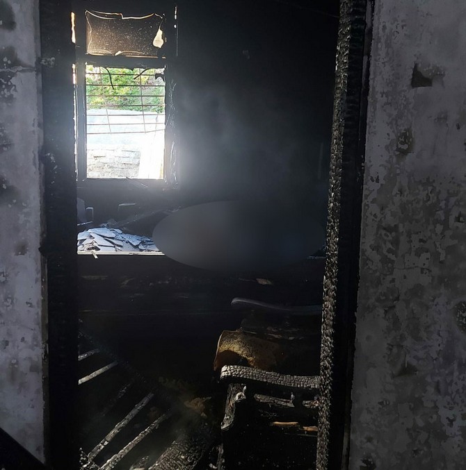 rizenin-cayeli-ilcesinde-bir-evde-cikan-yanginda-85-yasindaki-kadin-yanarak-hayatini-kaybetti-(3).jpg