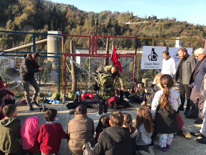rizenin-cayeli-ilcesinde-dagcilar-ogrencilere-kamp-egitimi-verdi-2.jpg