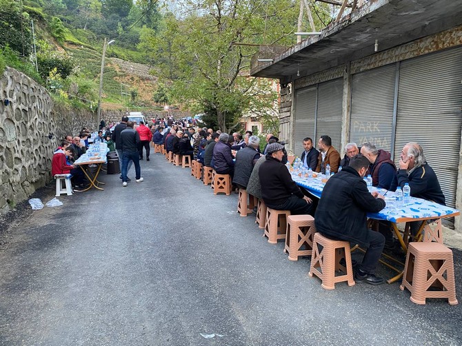 rizenin-derepazari-ilcesinde-cakmakcilar-koyu-kultur-dayanisma-ve-yardimlasma-dernegi-5-geleneksel-iftar-programinda-bir-araya-geldi-13.jpg