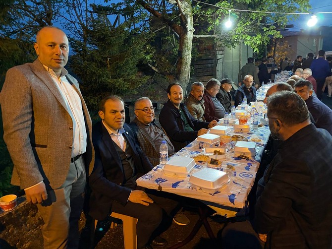 rizenin-derepazari-ilcesinde-cakmakcilar-koyu-kultur-dayanisma-ve-yardimlasma-dernegi-5-geleneksel-iftar-programinda-bir-araya-geldi-19.jpg