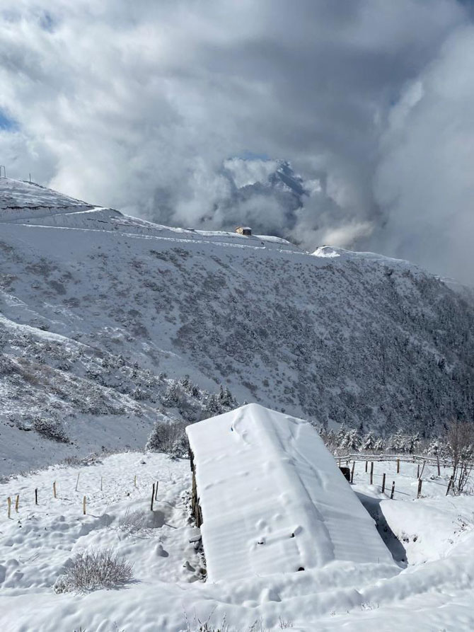 rizenin-yuksek-rakimli-yaylalarina-kar-yagdi-(3).jpg