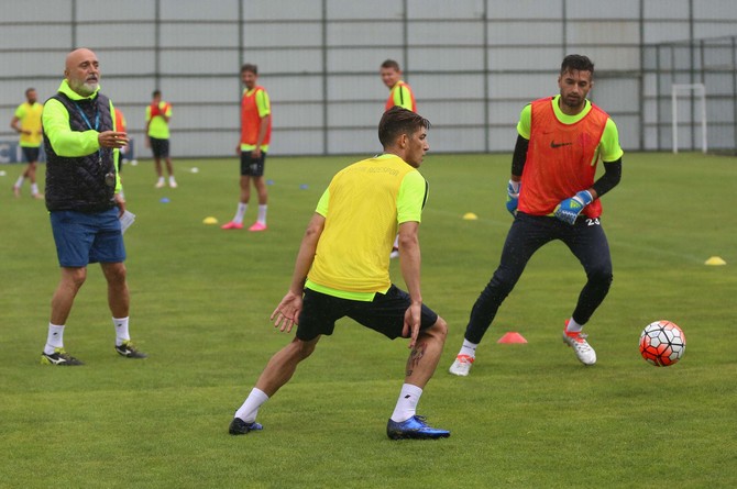 rizespor,-yeni-sezon-hazirliklarini-rizede-surduruyor-(5).jpg