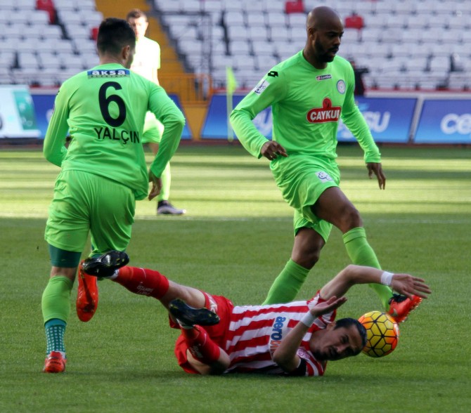 rizespor-antalyaspor-(3)-002.jpg