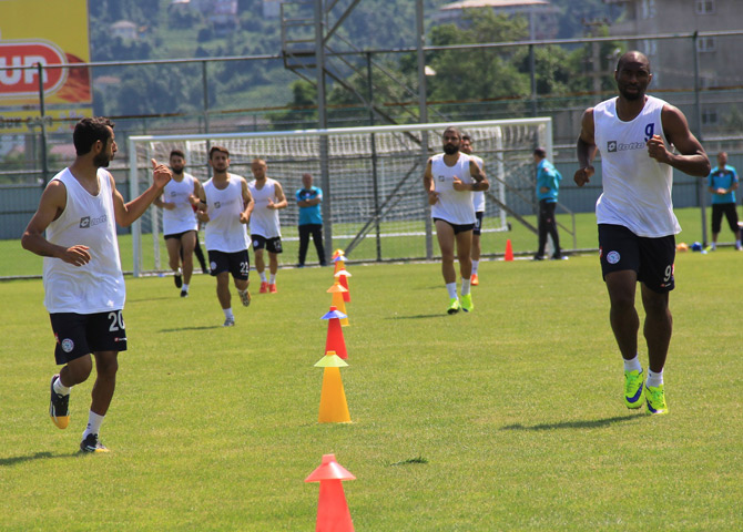 rizespor-antrenman-3-001.jpg