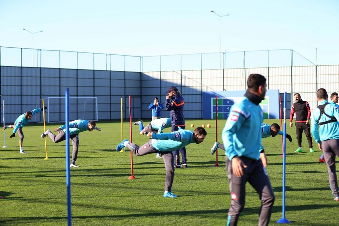rizespor-antrenmani-(2)-003.jpg