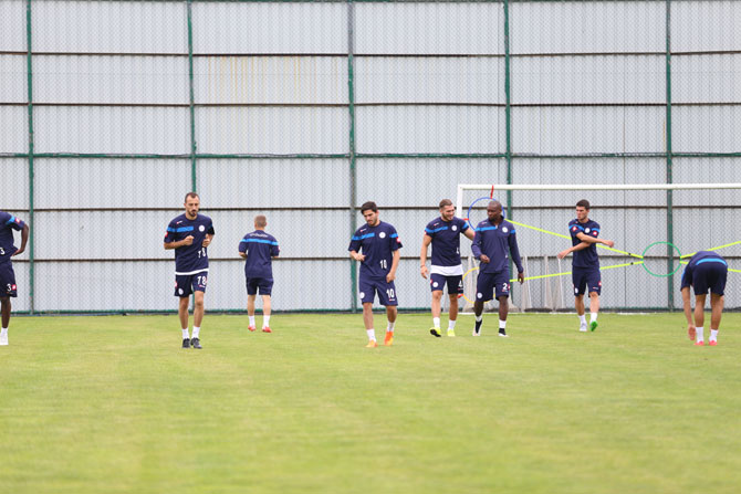 rizespor-antrenmani-002.jpg rizespor-antrenmani-002.jpg