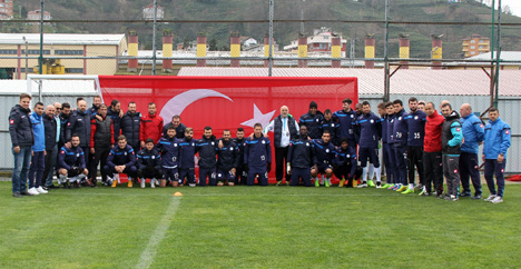 rizespor-canakkale-zaferini-kutladi.jpg