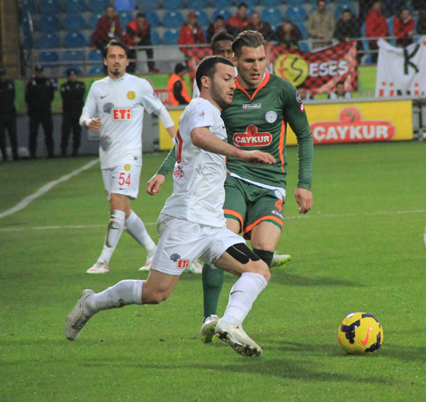rizespor-eskisehirspor-maci-2.jpg