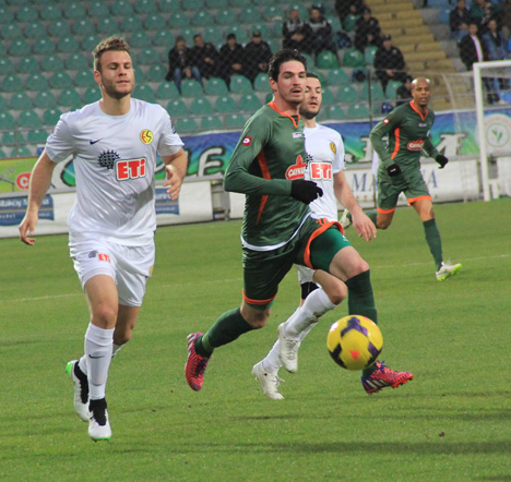 rizespor-eskisehirspor-maci.20150228180747.jpg