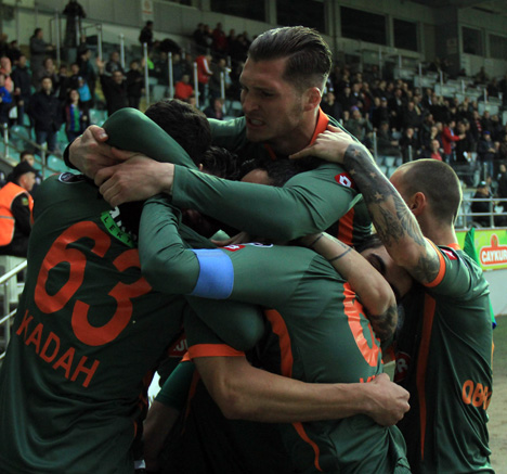 rizespor-gol-sevinci.20150228173216.jpg