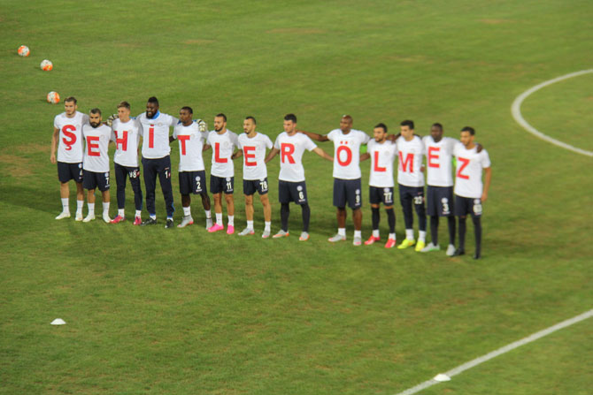 rizespor-sehitler-olmez-tisortu-2.jpg rizespor-sehitler-olmez-tisortu-2.jpg
