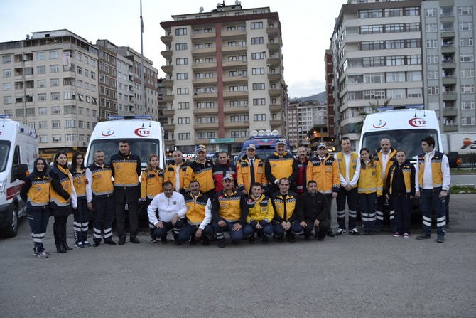 rizeye-gonderilen-ambulanslar-teslim-edildi-(2).jpg