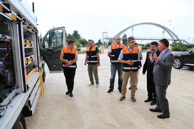 rizeye-yeni-nesil-orta-tonajli-arama-kurtarma-araci-gonderildi-53.jpg rizeye-yeni-nesil-orta-tonajli-arama-kurtarma-araci-gonderildi-53.jpg