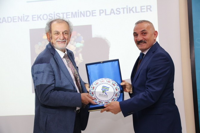 rteu’de-“karadeniz-ekosisteminde-plastikler”-kolokyumu-gerceklestirildi-(12).jpg