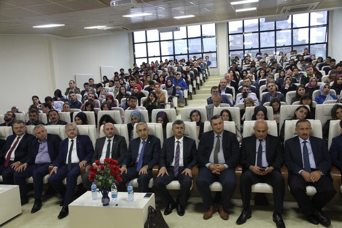rteu’de-“uluslararasi-rekabette-inovasyon-ve-rekabet-politikalarinin-rolu”-konferansi-duzenlendi-(4).jpg