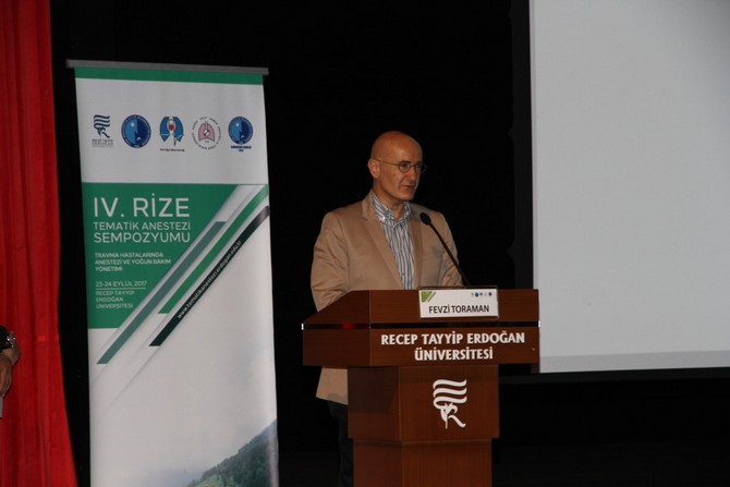 rteu’de-4.-rize-tematik-anestezi-sempozyumu-gerceklestirildi-(7).jpg