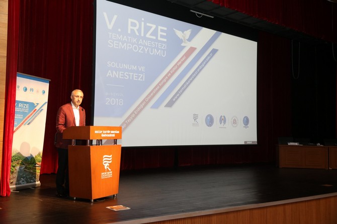 rteu’de-5.-rize-tematik-anestezi-sempozyumu-gerceklestirildi-(10).jpg
