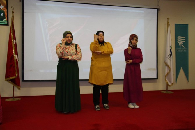 rteu’de-isaret-dil-kursu-kursiyerleri-sertifika-aldi-(6).jpg