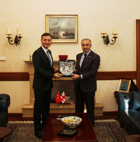 rteu,-gurcistan-patrikhanesi-aziz-andria-pirveltsodebuli-universitesi-ve-batum-deniz-akademisi-ile-anlasma-imzaladi-3.jpg rteu,-gurcistan-patrikhanesi-aziz-andria-pirveltsodebuli-universitesi-ve-batum-deniz-akademisi-ile-anlasma-imzaladi-3.jpg