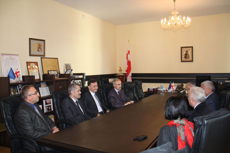 rteu,-gurcistan-patrikhanesi-aziz-andria-pirveltsodebuli-universitesi-ve-batum-deniz-akademisi-ile-anlasma-imzaladi-4.jpg rteu,-gurcistan-patrikhanesi-aziz-andria-pirveltsodebuli-universitesi-ve-batum-deniz-akademisi-ile-anlasma-imzaladi-4.jpg