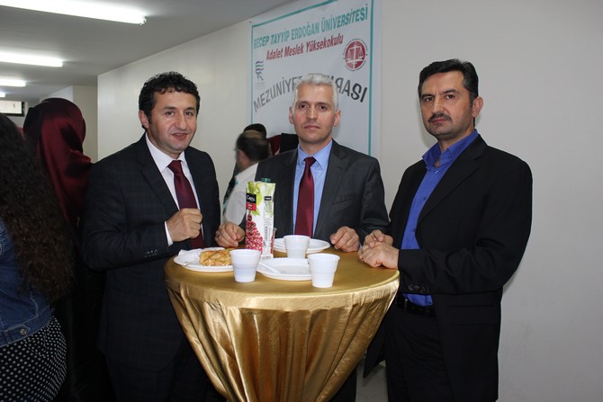 rteu-adalet-meslek-yuksekokuluu-ilk-mezunlarini-verdi-(27).jpg