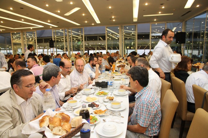 rteu-camiasi-iftarda-bulustu-(11).jpg