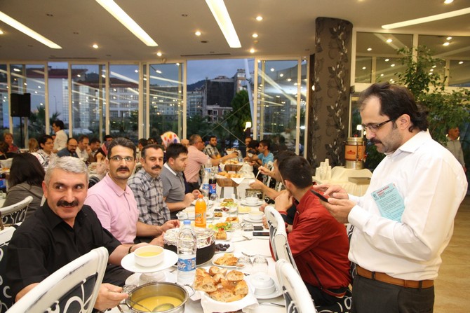 rteu-camiasi-iftarda-bulustu-(18).jpg