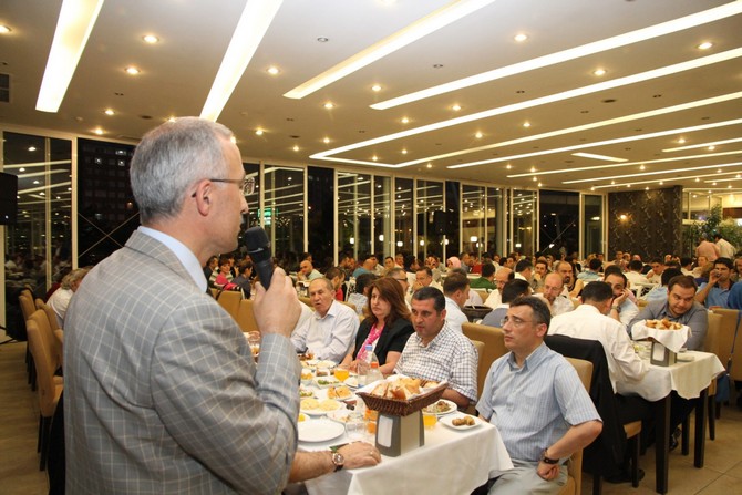 rteu-camiasi-iftarda-bulustu-(2).jpg